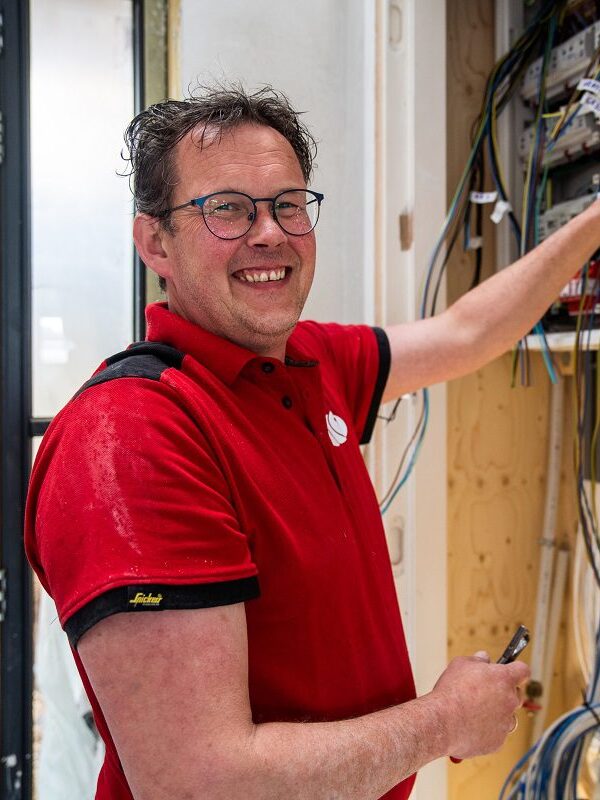 Eerste elektromonteur - Installatiebedrijf van de Vendel - Renswoude